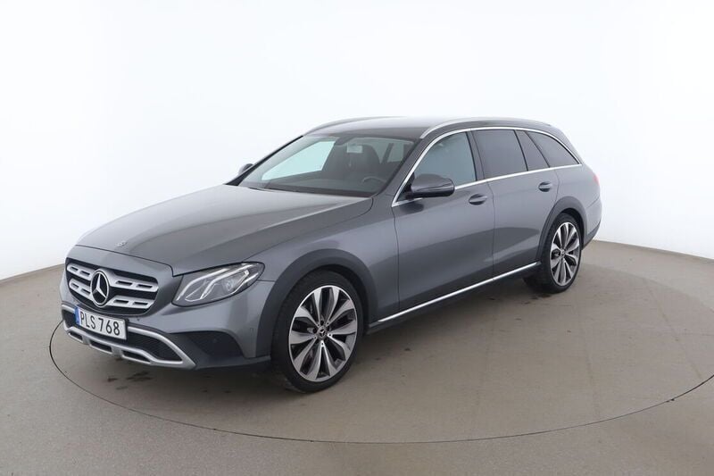 Grå Begagnad 2017 Mercedes E220 Kombi | 315 000 kr (Marknadspris) - Bild 1/4