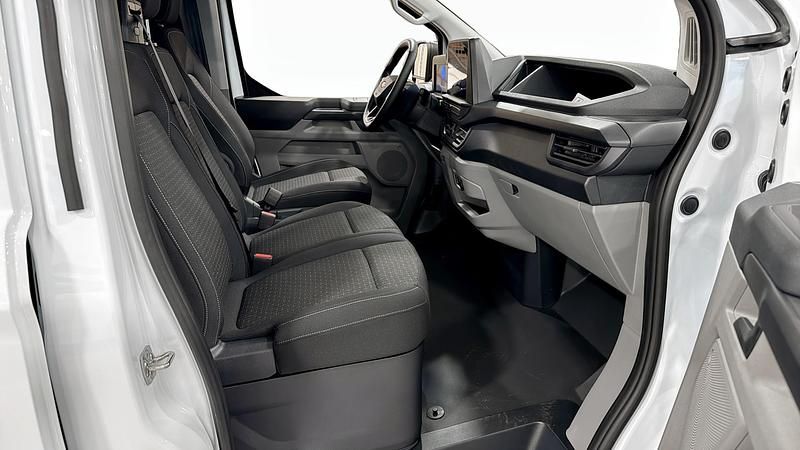 Ny Ford Transit Custom Trend 136 HK (100 kW) 2025 Frozen white