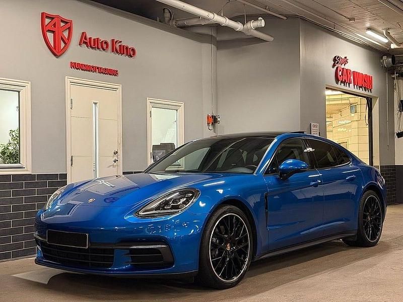 Blå Begagnad 2018 Porsche Panamera 4 Sedan | 589 000 kr - Bild 1/4