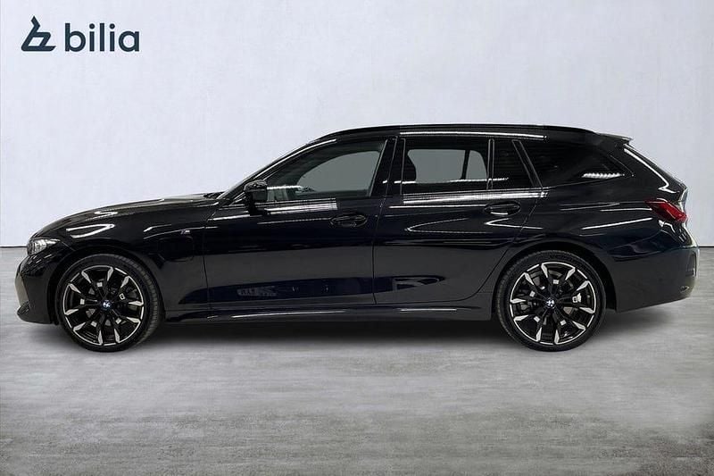 Begagnad BMW 330 M Sport 292 HK (214 kW) 2025 Saphire svart Kombi