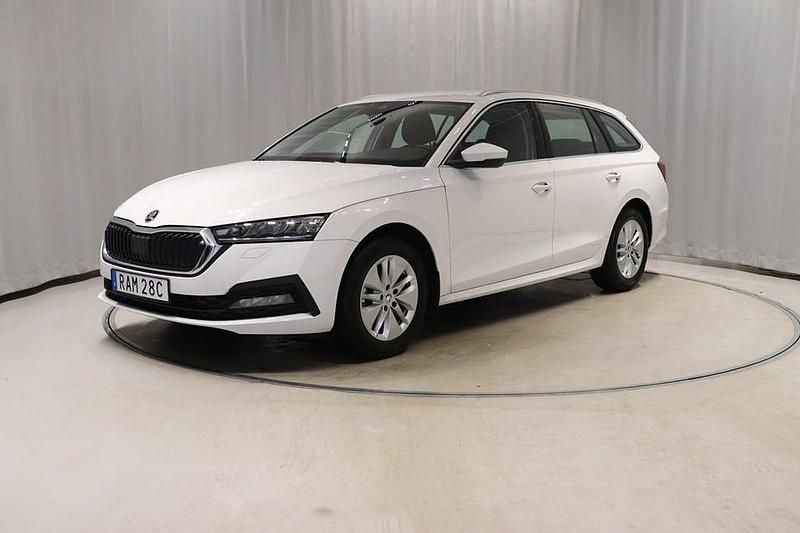 Vit Begagnad 2023 Skoda Octavia G-TEC Kombi | 263 900 kr (Marknadspris) - Bild 1/4