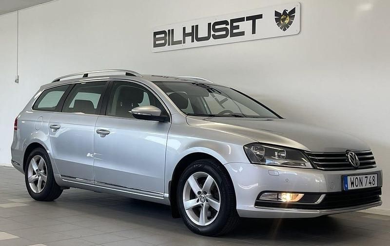 Silver Begagnad 2013 VW Passat Kombi | 99 900 kr (Marknadspris) - Bild 1/4