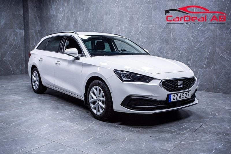 Vit Begagnad 2021 Seat Leon ST Style Kombi | 194 800 kr (Marknadspris) - Bild 1/4