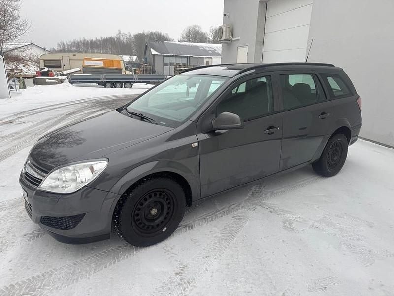 Begagnad Opel Astra 115 HK (84 kW) 2010