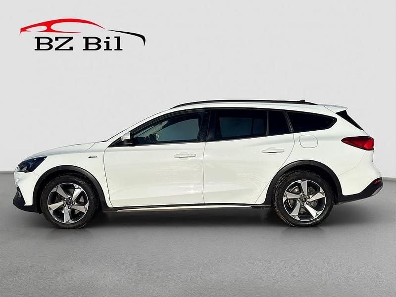 Begagnad Ford Focus ST-Line 125 HK (91 kW) 2022 Vit Kombi