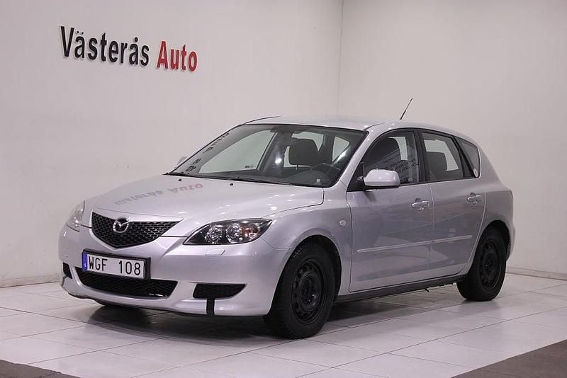 Grå Begagnad 2004 Mazda 3 Inclusive Halvkombi | 35 000 kr (Marknadspris) - Bild 1/4