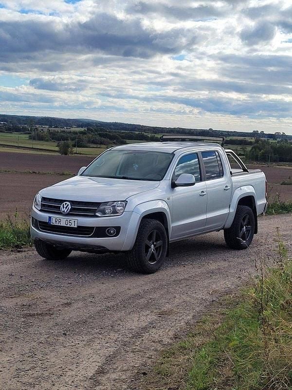 Silver Begagnad 2011 VW Amarok Highline Pickup | 105 000 kr (Marknadspris) - Bild 1/4
