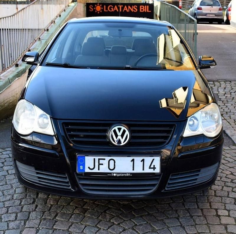 Begagnad VW Polo 81 HK (59 kW) 2008 Svart Halvkombi
