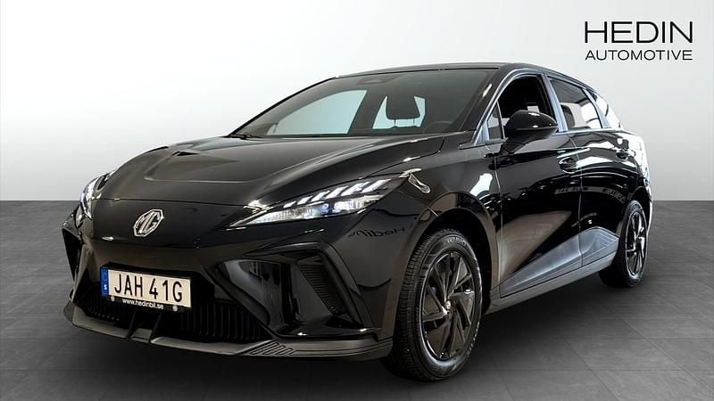Svart (black) Begagnad 2023 MG MG4 EV Halvkombi | 249 900 kr (Marknadspris) - Bild 1/4