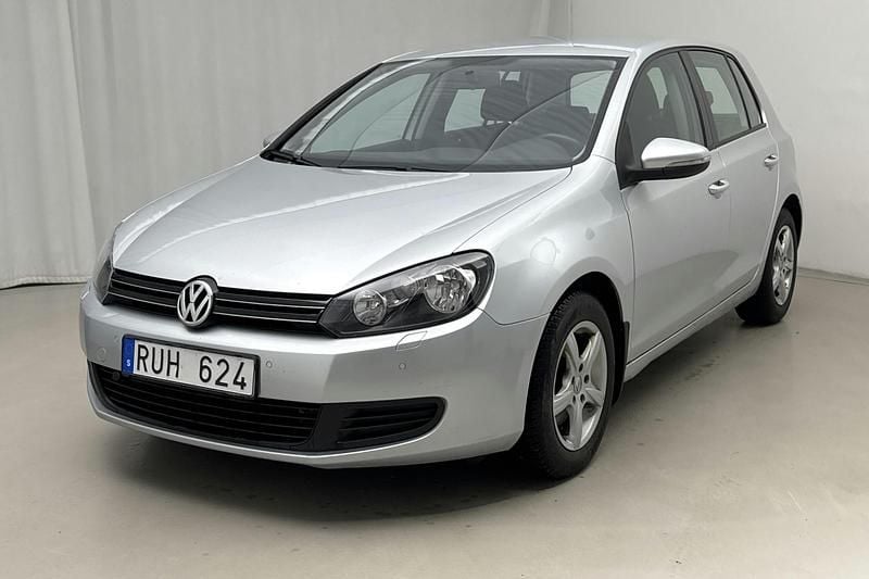 Silver Begagnad 2009 VW Golf VI | 40 000 kr (Marknadspris) - Bild 1/4