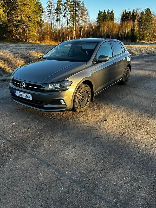 Begagnad 2018 VW Polo Halvkombi | 118 000 kr (Bra pris) - Bild 1/4