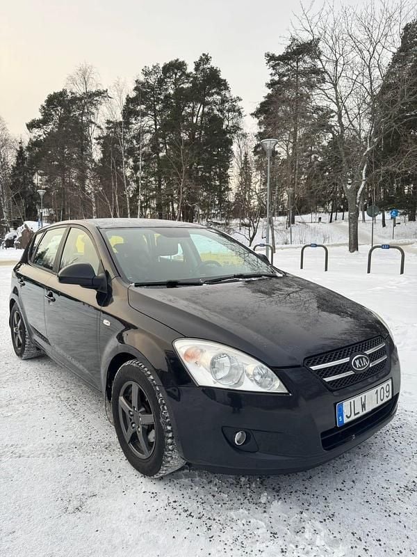 Begagnad 2008 Kia Ceed Halvkombi | 23 900 kr (Bra pris) - Bild 1/4