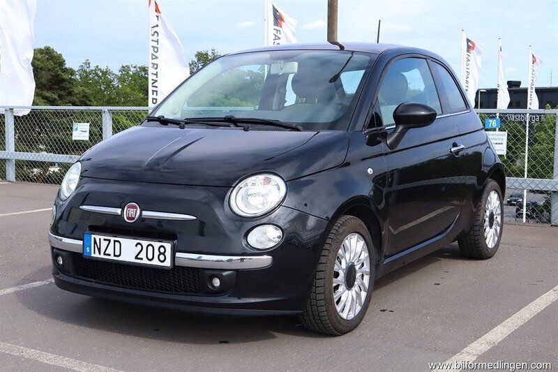 Svart svart Begagnad 2013 Fiat 500 S Halvkombi | 69 900 kr (Marknadspris) - Bild 1/4