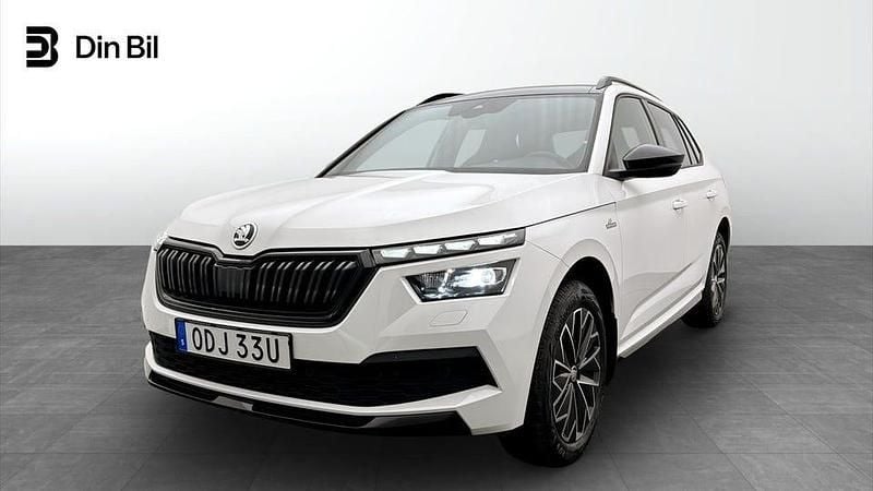 Vit Begagnad 2023 Skoda Kamiq Monte Carlo SUV | 251 900 kr (Marknadspris) - Bild 1/4