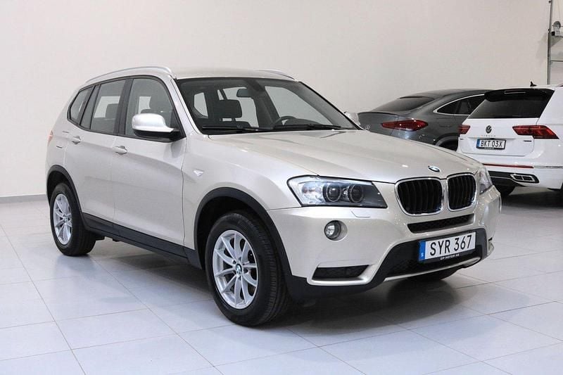 Ljusgrå Begagnad 2012 BMW X3 SUV | 179 900 kr (Bra pris) - Bild 1/4