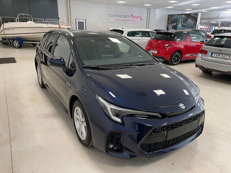 Begagnad Suzuki Swace 141 HK (103 kW) 2023 Blå Kombi