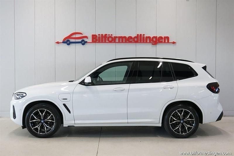 Vit samma som bilen Begagnad 2022 BMW X3 M Sport SUV | 384 900 kr (Bra pris) - Bild 1/4