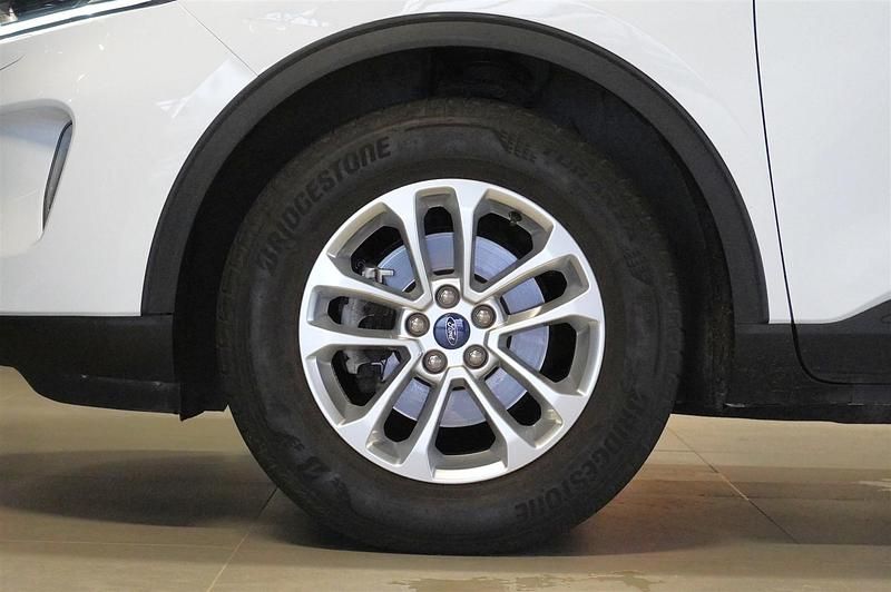 Begagnad Ford Kuga Titanium 151 HK (111 kW) 2022 Vit SUV