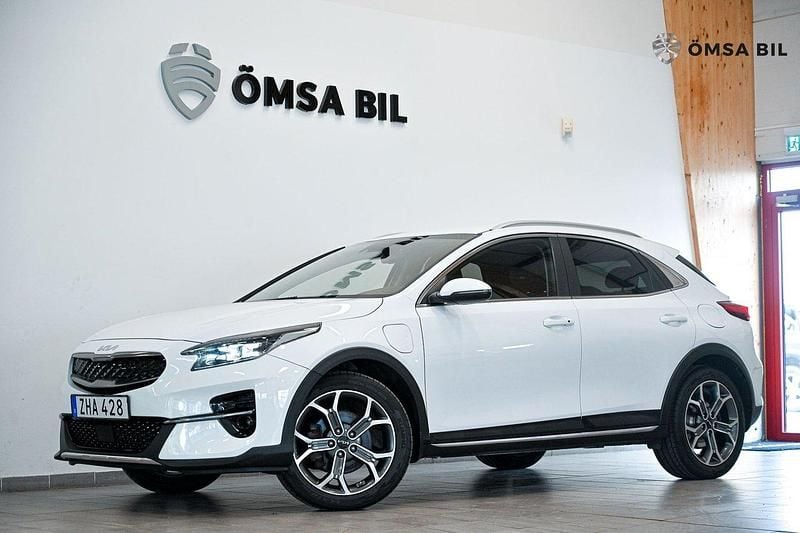 Vit Begagnad 2022 Kia XCeed Advance SUV | 217 800 kr (Marknadspris) - Bild 1/4