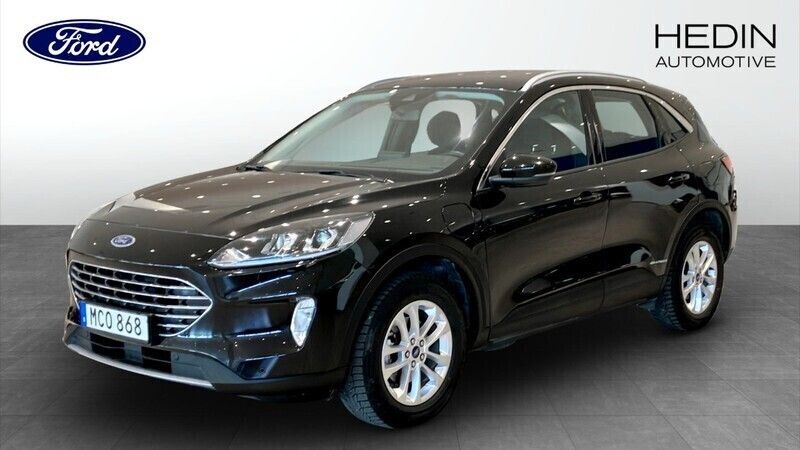 Svart (black) Begagnad 2022 Ford Kuga Titanium SUV | 244 900 kr (Bra pris) - Bild 1/4