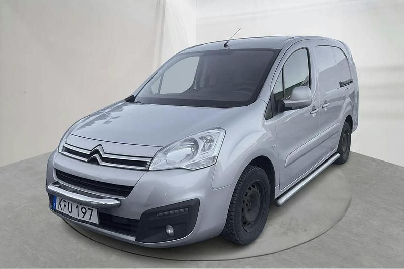 Begagnad Citroën Berlingo 100 HK (73 kW) 2016 Silver Minibuss