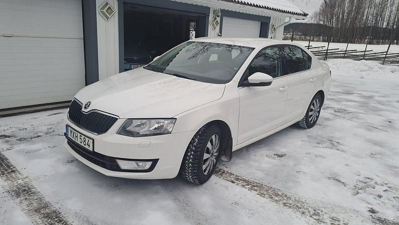 Begagnad Skoda Octavia GreenLine 110 HK (80 kW) 2016 Vit Halvkombi