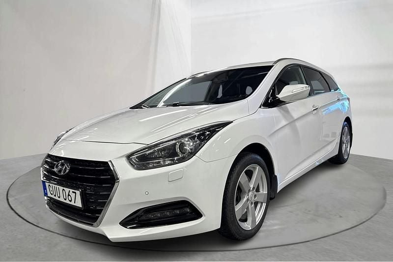 Vit Begagnad 2016 Hyundai i40 Kombi | 109 900 kr (Marknadspris) - Bild 1/4