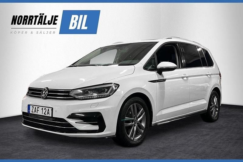 Vit Begagnad 2020 VW Touran R-line Minibuss | 189 900 kr (Superpris) - Bild 1/4