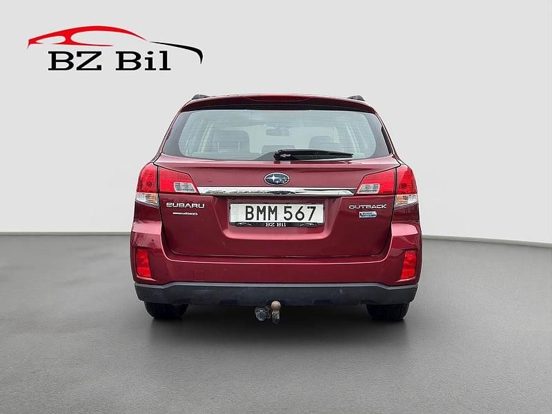 Begagnad Subaru Outback 150 HK (110 kW) 2013 Röd Kombi