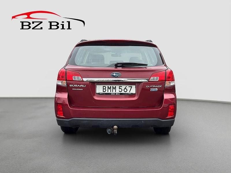 Begagnad Subaru Outback 150 HK (110 kW) 2013 Röd Kombi