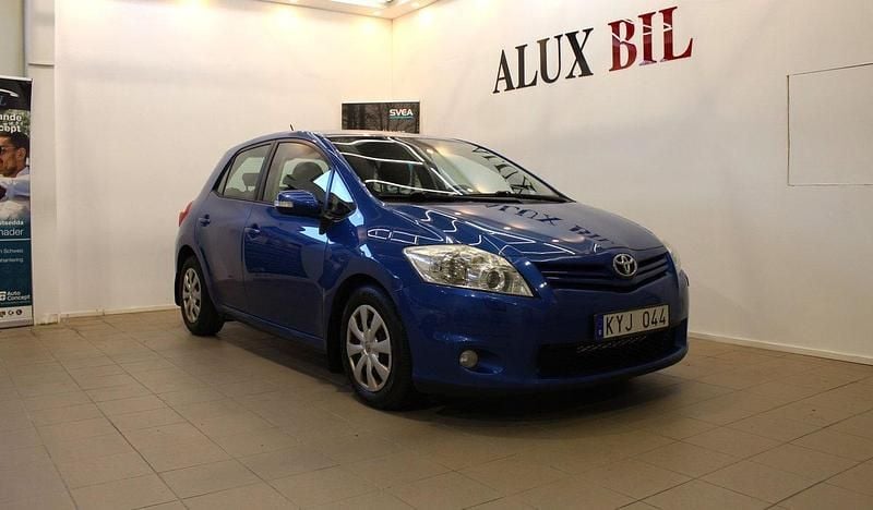 Blå Begagnad 2010 Toyota Auris Plus Halvkombi | 39 900 kr (Marknadspris) - Bild 1/4