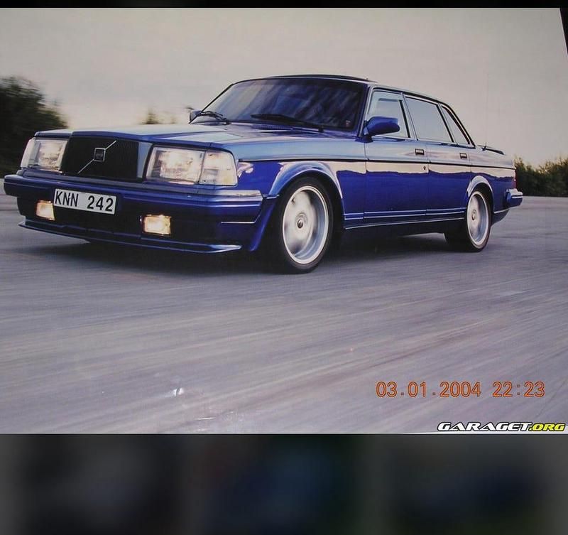 Begagnad 1981 Volvo 244 Sedan | 40 000 kr - Bild 1/3