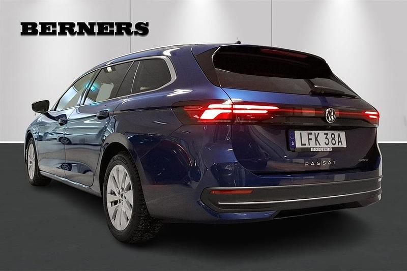 Begagnad VW Passat 2025 Blå Kombi