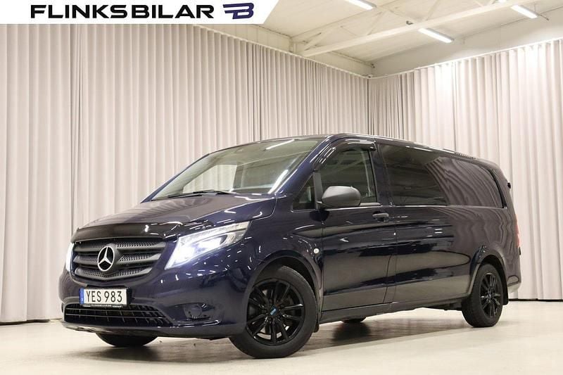 Mörkblå (blå) Begagnad 2016 Mercedes Vito Van | 279 800 kr (Marknadspris) - Bild 1/4