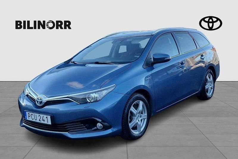 Blå Begagnad 2016 Toyota Auris Touring Sports Kombi | 164 900 kr (Marknadspris) - Bild 1/4