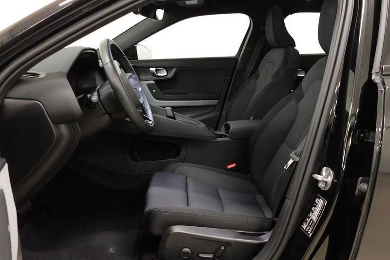 Begagnad Polestar 2 Pilot 219 kW (299 HK) 2023 Svart Halvkombi