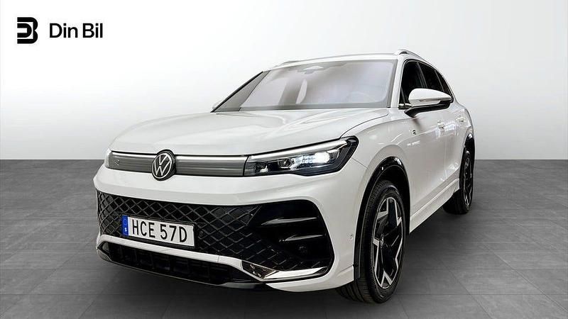 Pure white Begagnad 2025 VW Tiguan R-line SUV | 499 900 kr (Lite dyr) - Bild 1/4