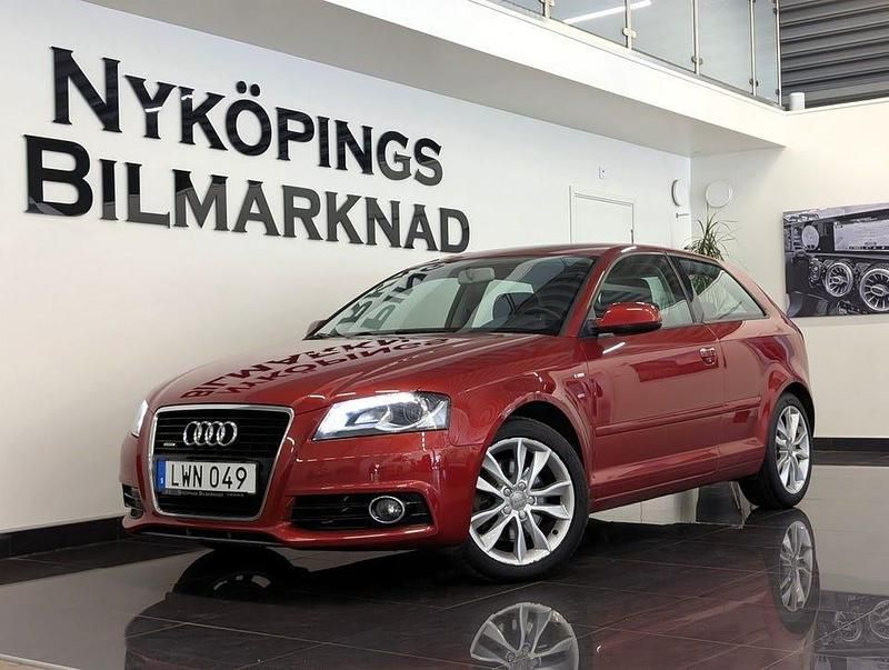 Röd Begagnad 2012 Audi A3 Sport SUV | 129 900 kr - Bild 1/4