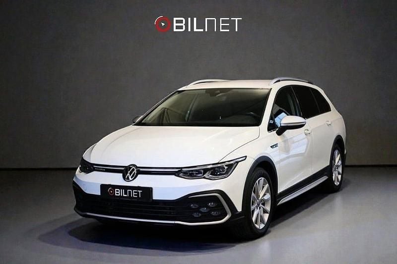 Begagnad VW Golf Alltrack 190 HK (139 kW) 2022 Vit Kombi