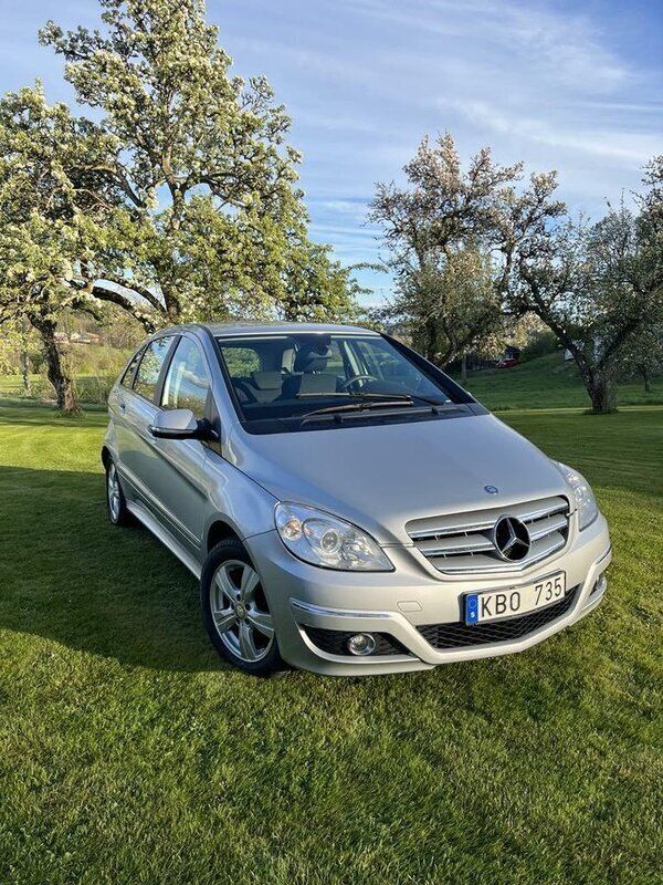 Silver Begagnad 2011 Mercedes B180 Minibuss | 79 000 kr (Lite dyr) - Bild 1/4