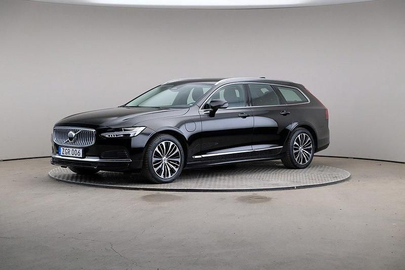 Svart Begagnad 2023 Volvo V90 Core Kombi | 365 000 kr (Marknadspris) - Bild 1/4
