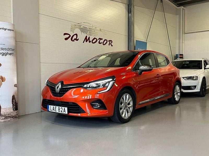 Orange Begagnad 2019 Renault Clio V Intens Halvkombi | 114 900 kr (Superpris) - Bild 1/4