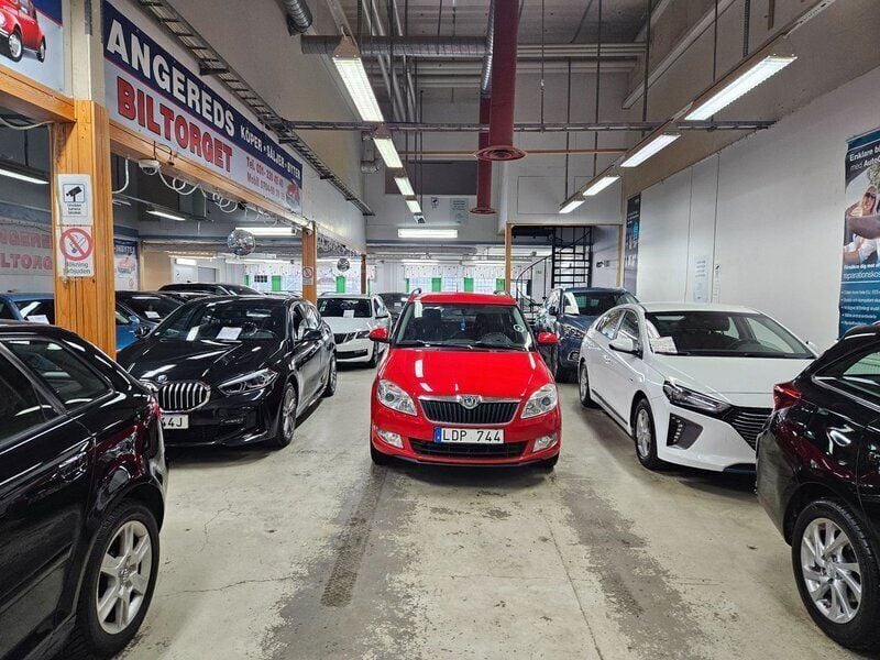 Begagnad Skoda Fabia 70 HK (51 kW) 2010 Röd Halvkombi