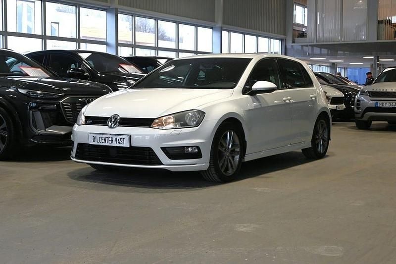 Vit Begagnad 2014 VW Golf VII Halvkombi | 139 000 kr (Dyr) - Bild 1/4