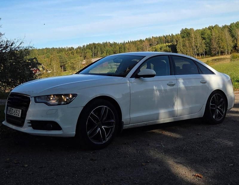 Vit Begagnad 2013 Audi A6 Sedan | 96 000 kr (Marknadspris) - Bild 1/4