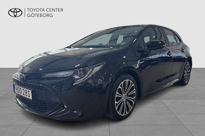 Svart Begagnad 2020 Toyota Corolla Hybrid Style Halvkombi | 234 900 kr (Marknadspris) - Bild 1/3