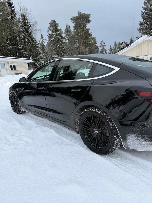 Begagnad Tesla Model 3 Long Range AWD 323 kW (440 HK) 2019 Sedan