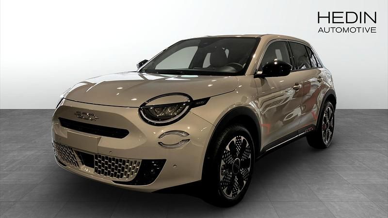 Grå (beige) Ny 2025 Fiat 600 La Prima SUV | 350 800 kr - Bild 1/4