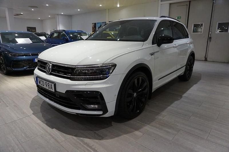 Vit Begagnad 2020 VW Tiguan R-line SUV | 289 000 kr (Marknadspris) - Bild 1/4