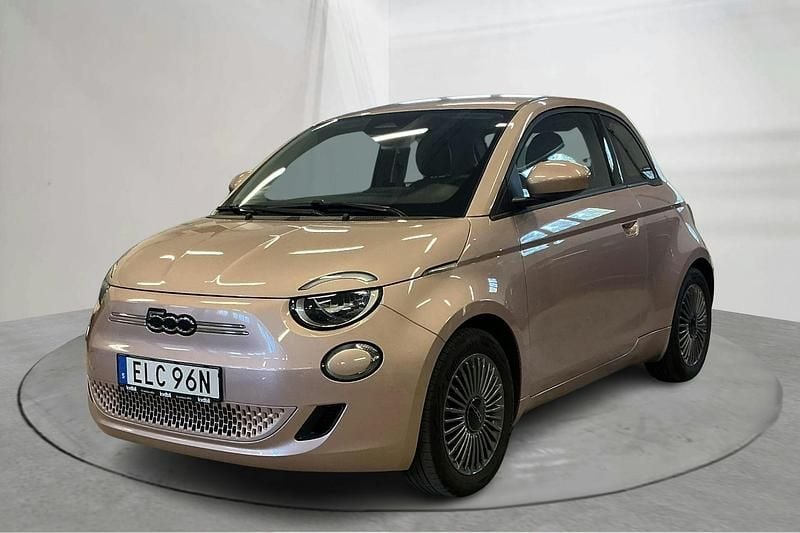 Röd Begagnad 2022 Fiat 500e | 159 000 kr - Bild 1/4